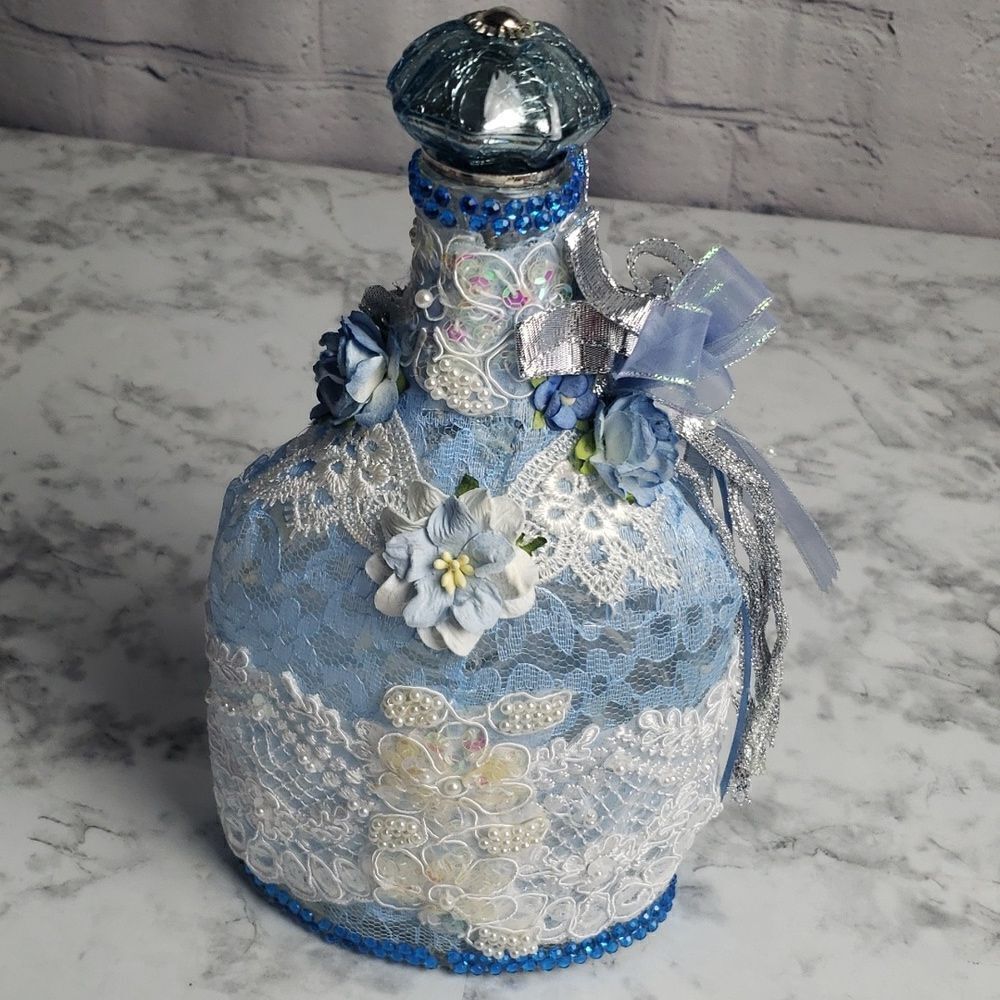 ‎Blue Victorianesque Bottle - Picture 9 of 12